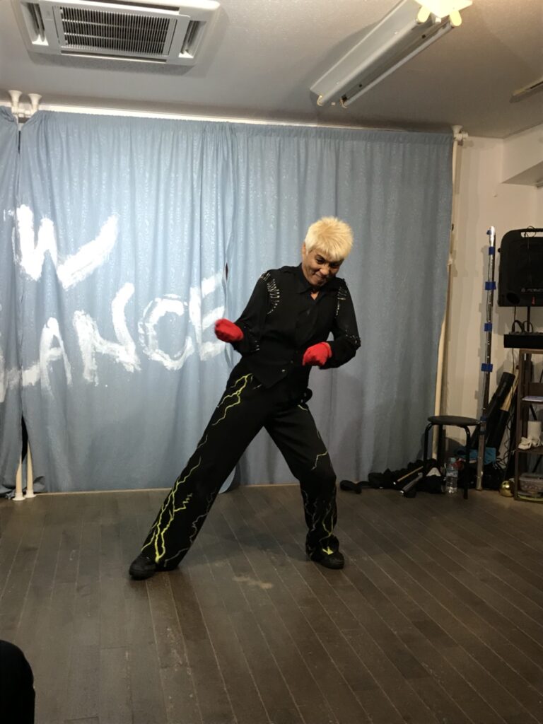 パントマイム 綱引き